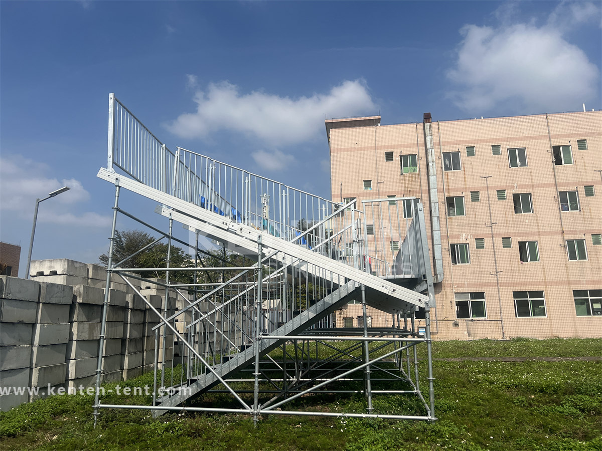 Aluminum Bleachers | Metal Bleachers