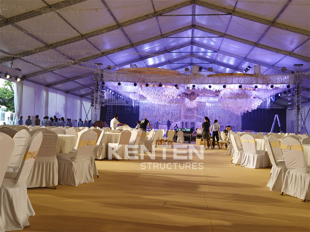 structure tent to set up your wedding venue